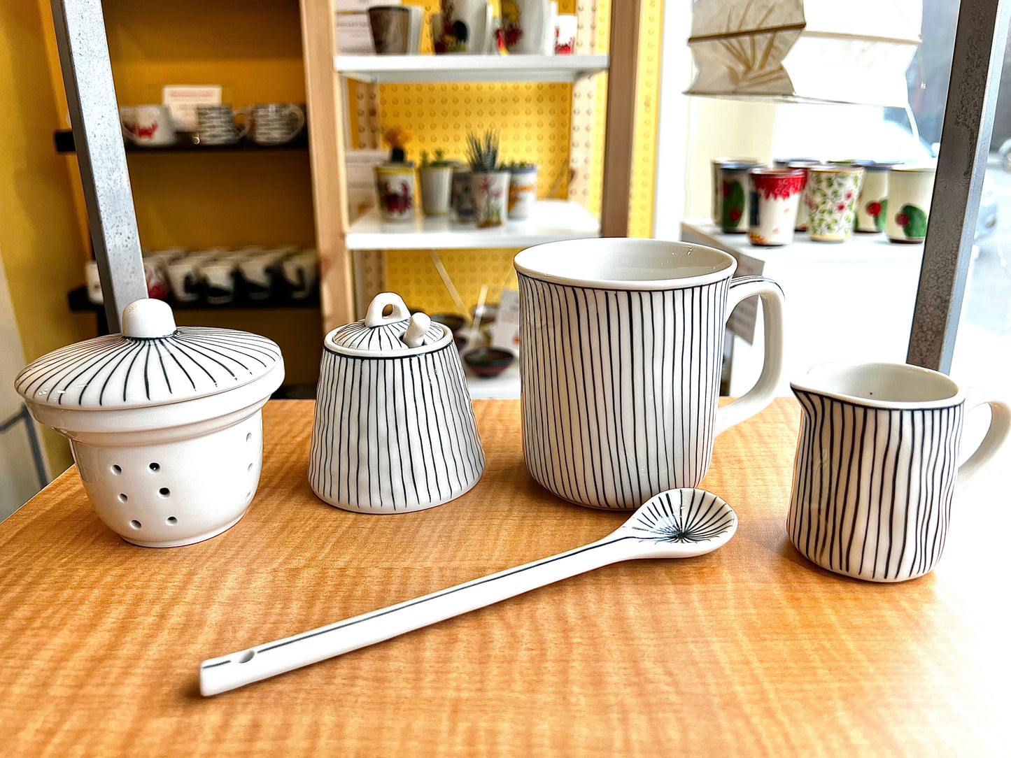 Hand-painted Coffee & Tea Mugs with dots and lines, from Bat Trang, Vietnam