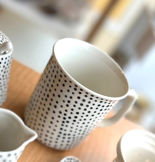 Hand-painted Coffee & Tea Mugs with dots and lines, from Bat Trang, Vietnam